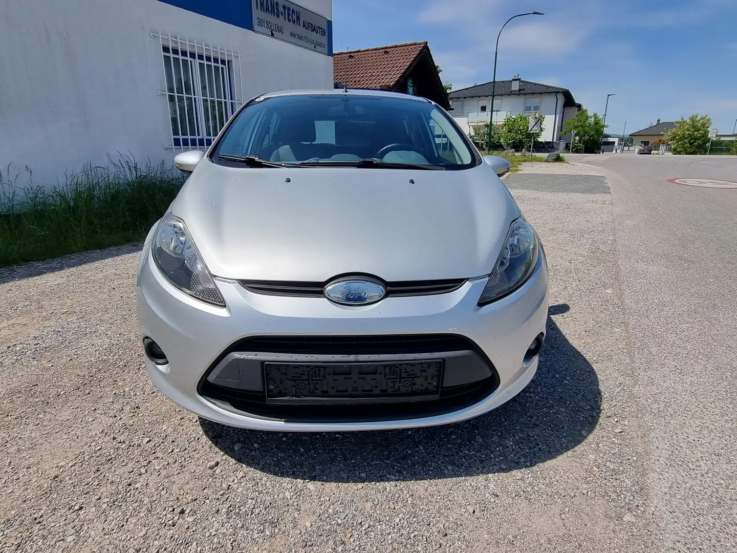 Ford Fiesta Trend 1,6 TDCi DPF *ÖAMTC Pickerl * Plateado - 2