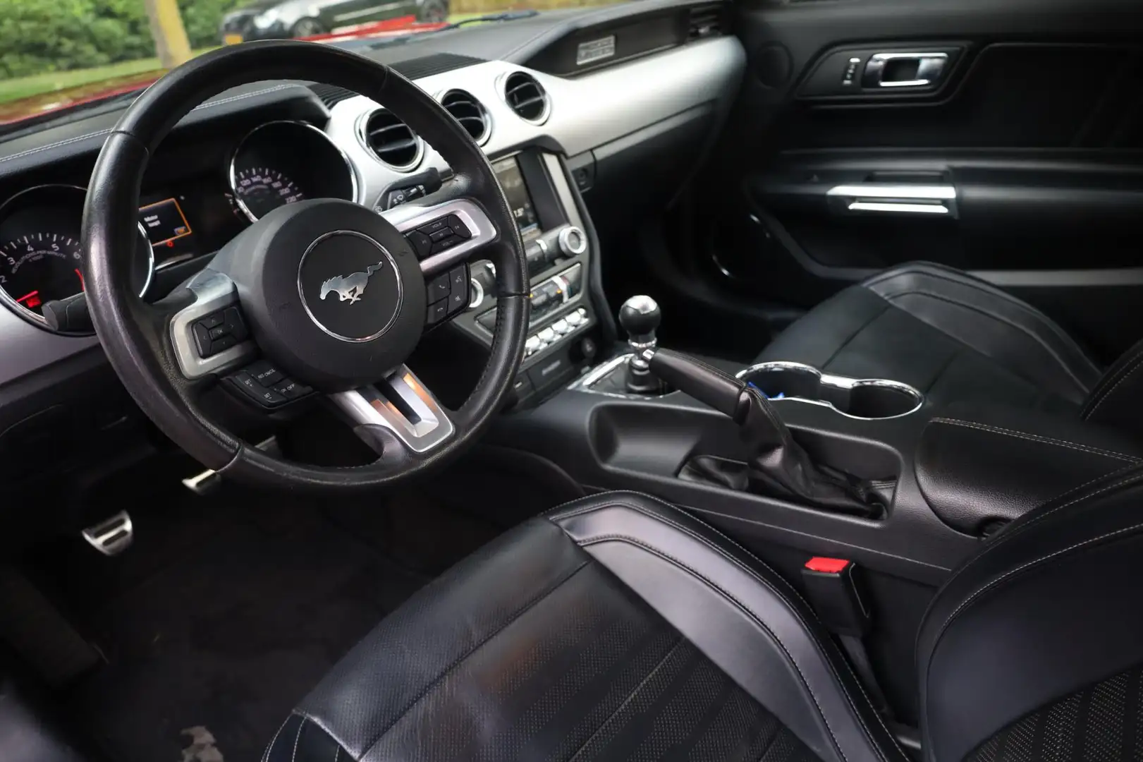 Ford Mustang Fastback 2.3 EcoBoost | Origineel Nederlands | 317 Rood - 2