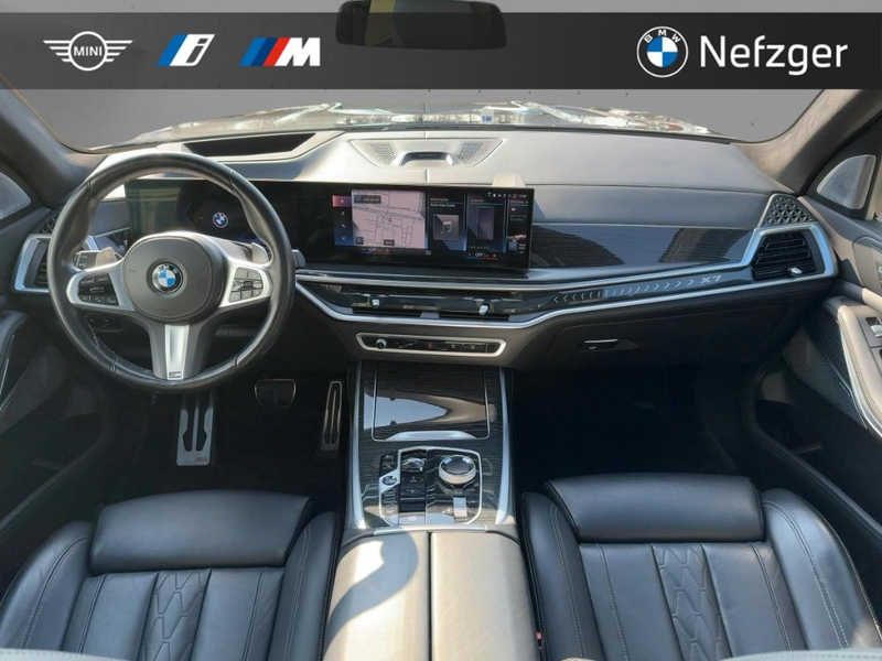 BMW X7 xDrive40d M Sport Park-Assistent B&W PANO — photo 9