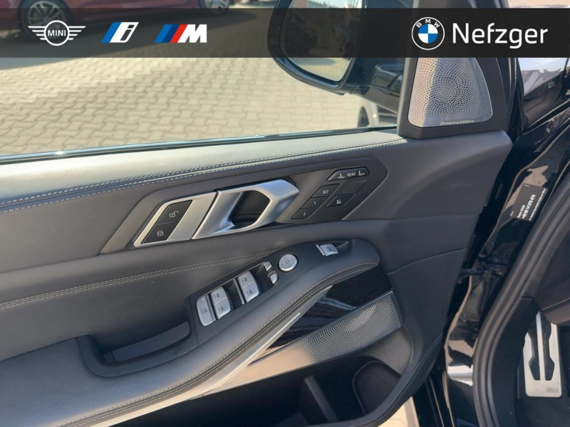 BMW X7 xDrive40d M Sport Park-Assistent B&W PANO — photo 14