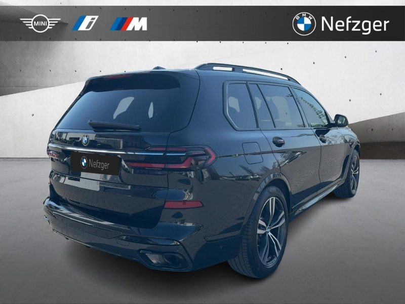 BMW X7 xDrive40d M Sport Park-Assistent B&W PANO — photo 4