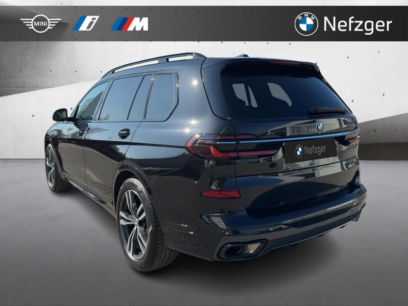BMW X7 xDrive40d M Sport Park-Assistent B&W PANO — photo 3