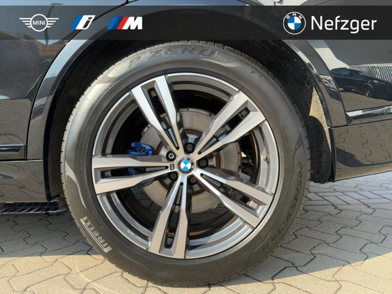 BMW X7 xDrive40d M Sport Park-Assistent B&W PANO — photo 12