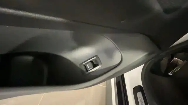 BMW 4 Series view 18