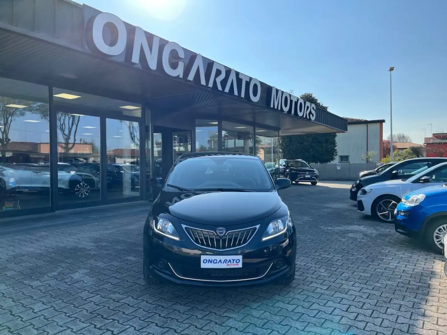 Lancia Ypsilon 1.0 FireFly 5 porte S&S Hybrid Platino #Pack.Tech Nero - 2