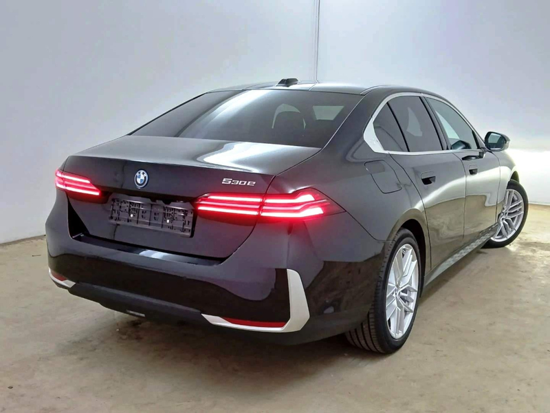 BMW 530 530e Pano HeadUp HarmanKardon 360°Kam ACC — photo 3