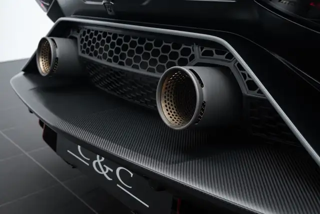 Lamborghini Aventador view 9