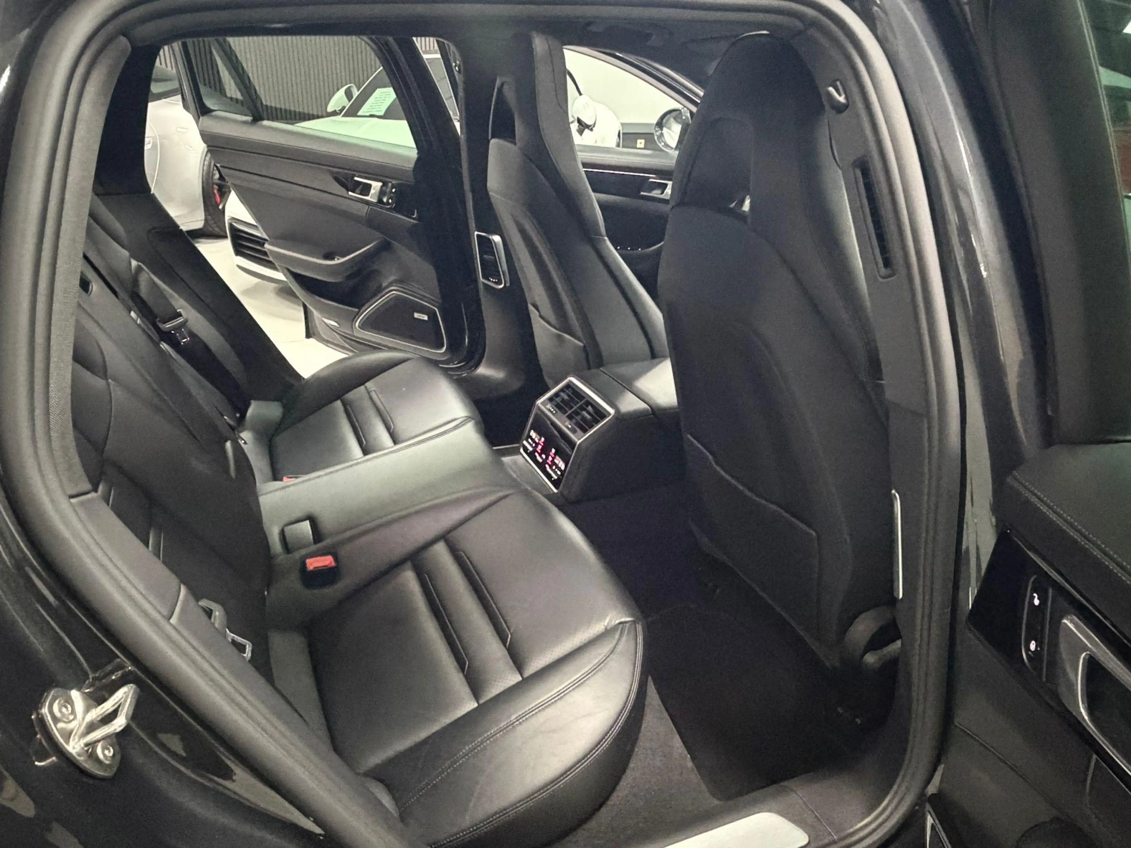 Porsche Panamera 4 Sport Turismo 3.0 V6 Turbo PDK - TOIT PANO - DISTRONIC - CAMERA - PNEUMATIC - BOSE — photo 14