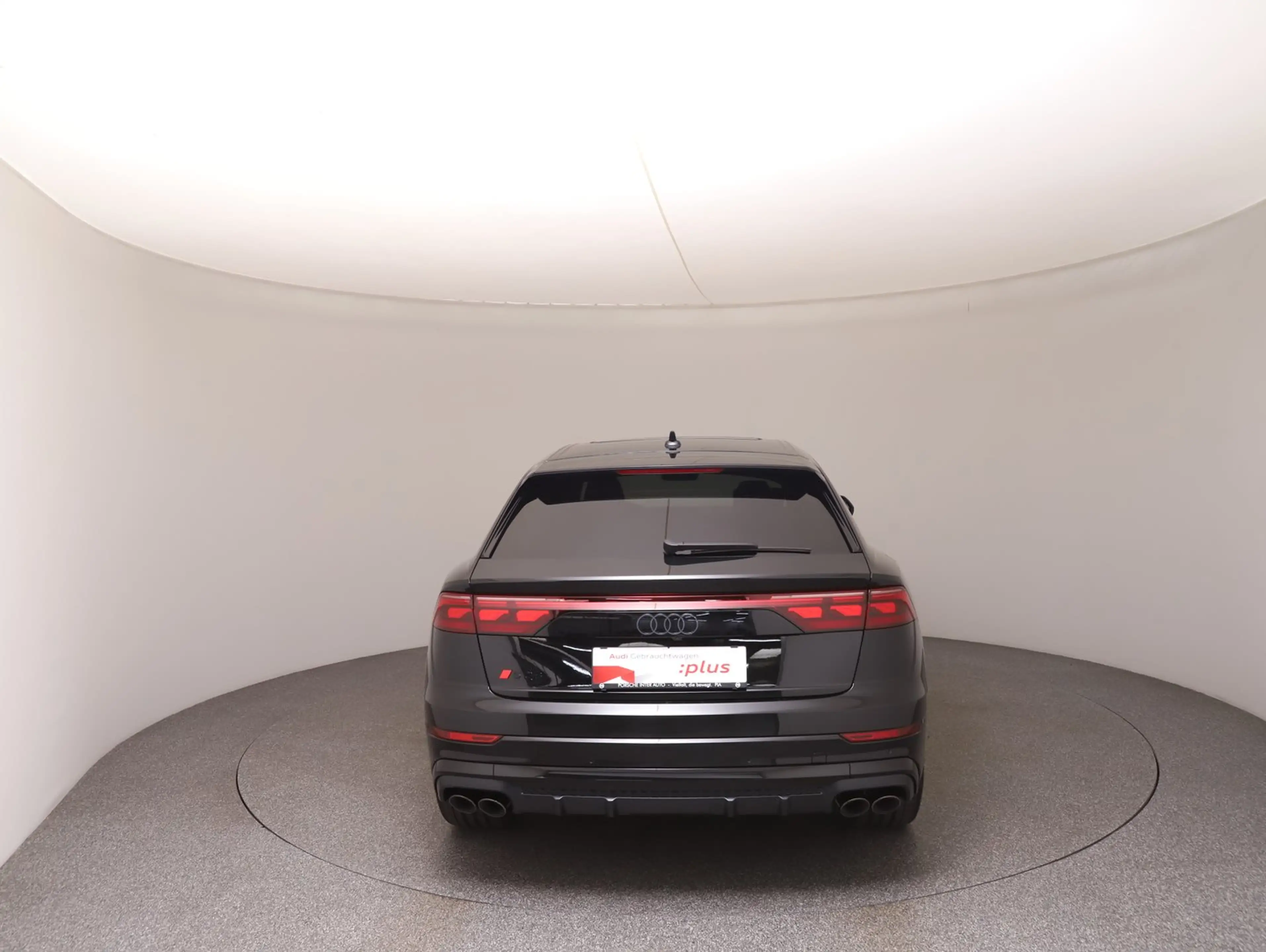 Audi SQ8 TFSI quattro — photo 6
