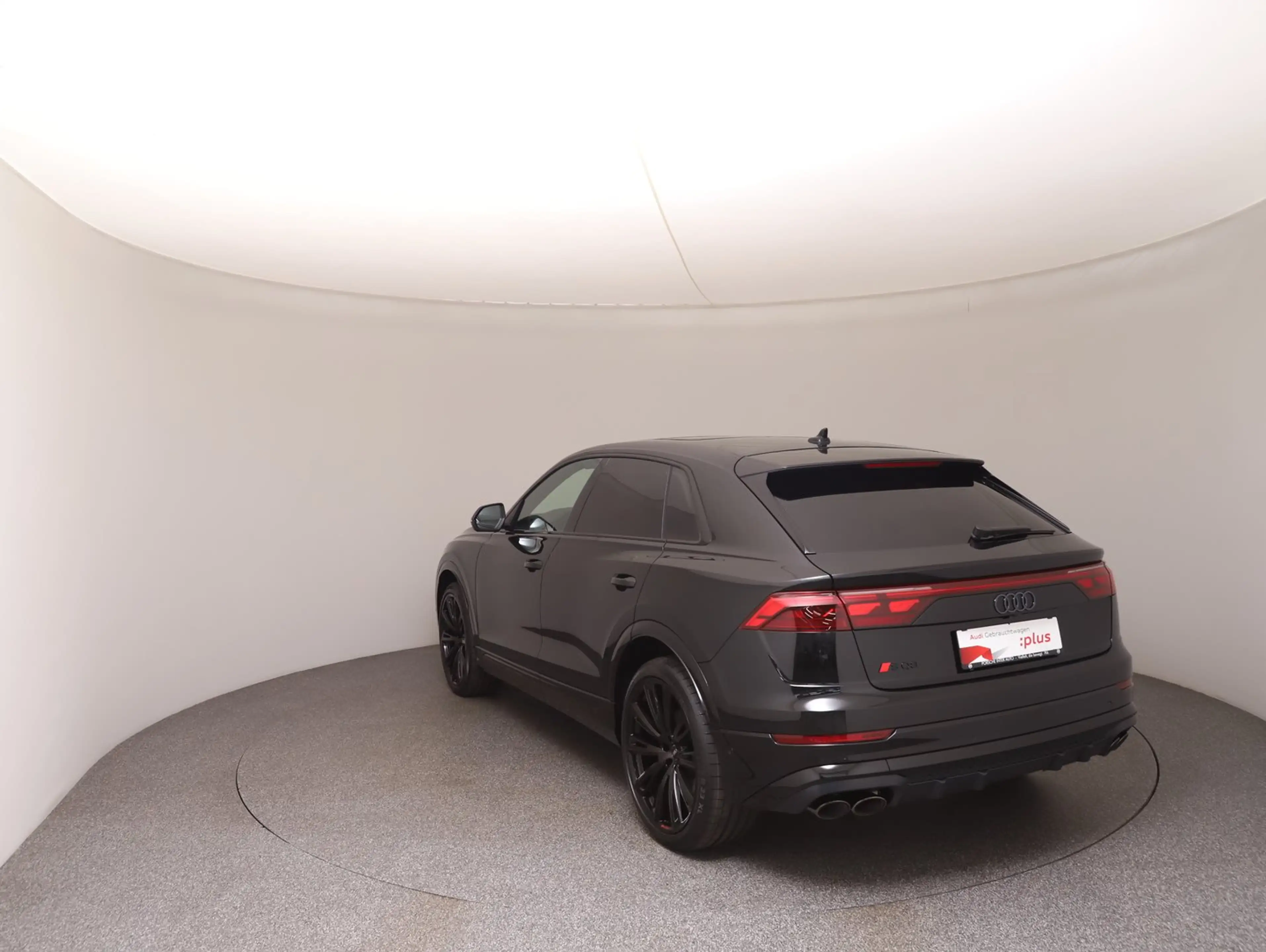 Audi SQ8 TFSI quattro — photo 5