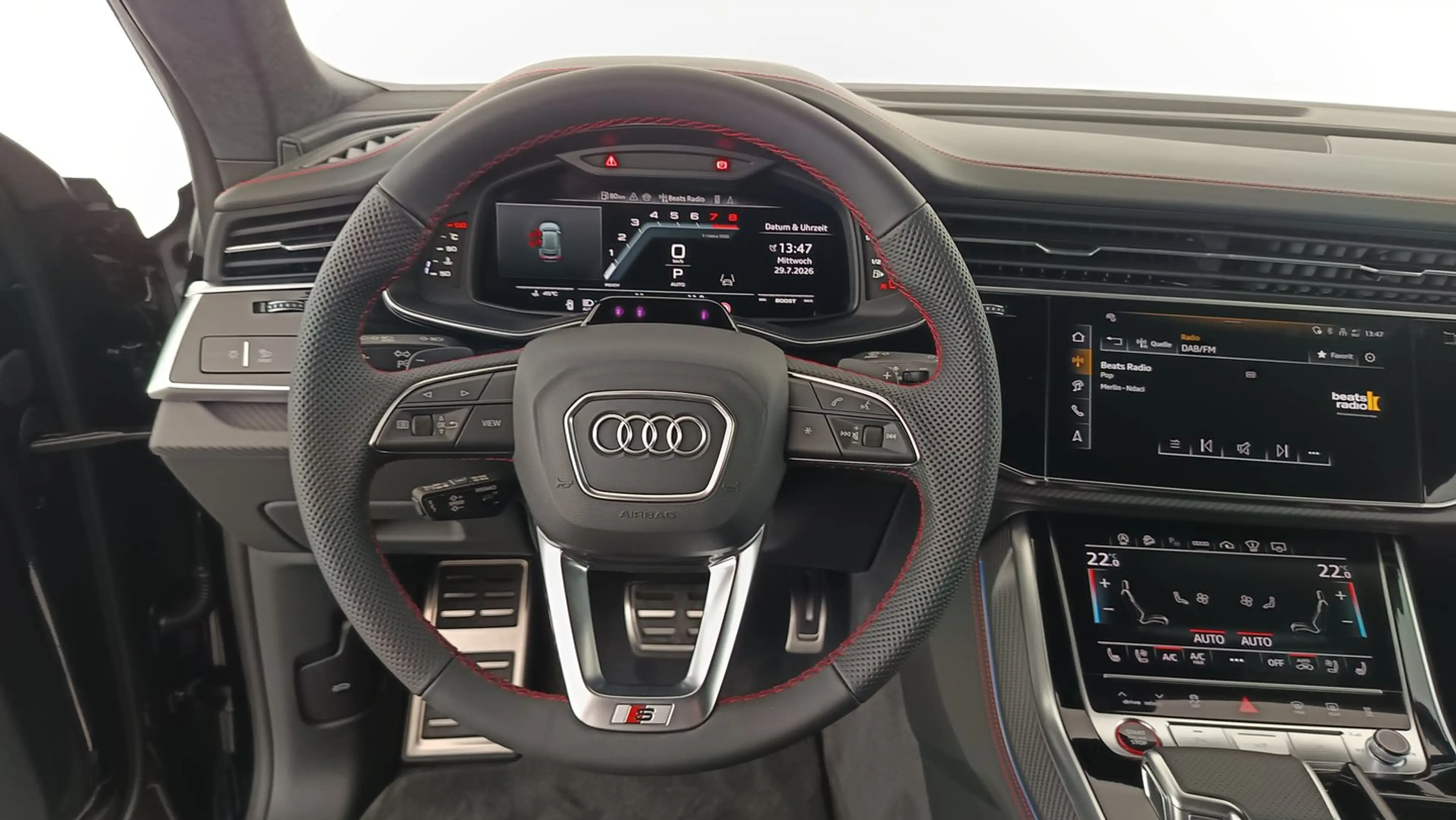Audi SQ8 TFSI quattro — photo 14