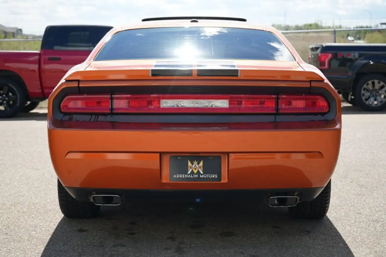 Dodge Challenger снимка Dodge Challenger