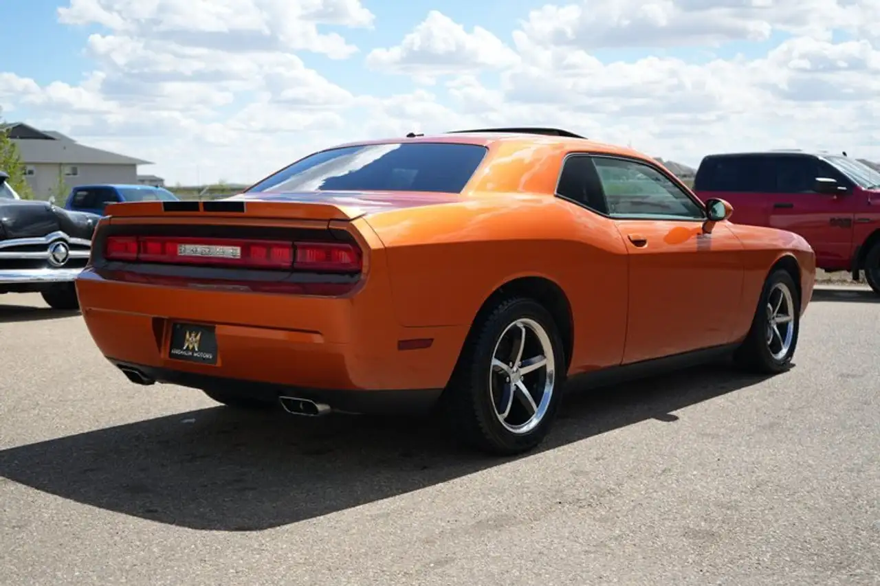 Dodge Challenger снимка Dodge Challenger