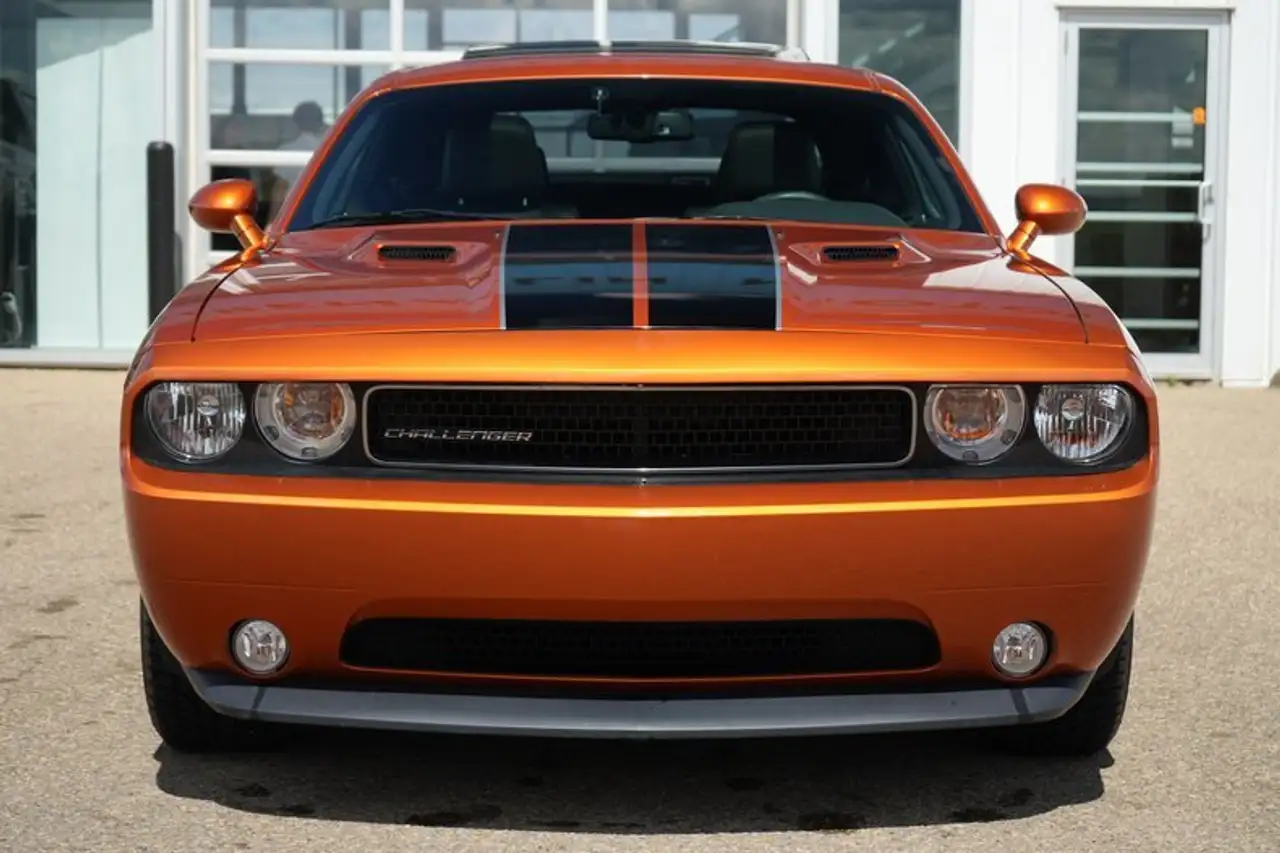 Dodge Challenger снимка Dodge Challenger