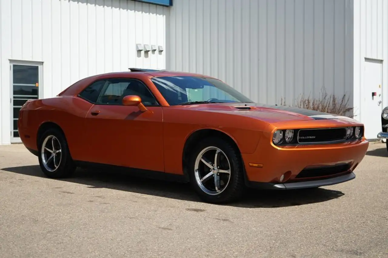 Dodge Challenger снимка Dodge Challenger
