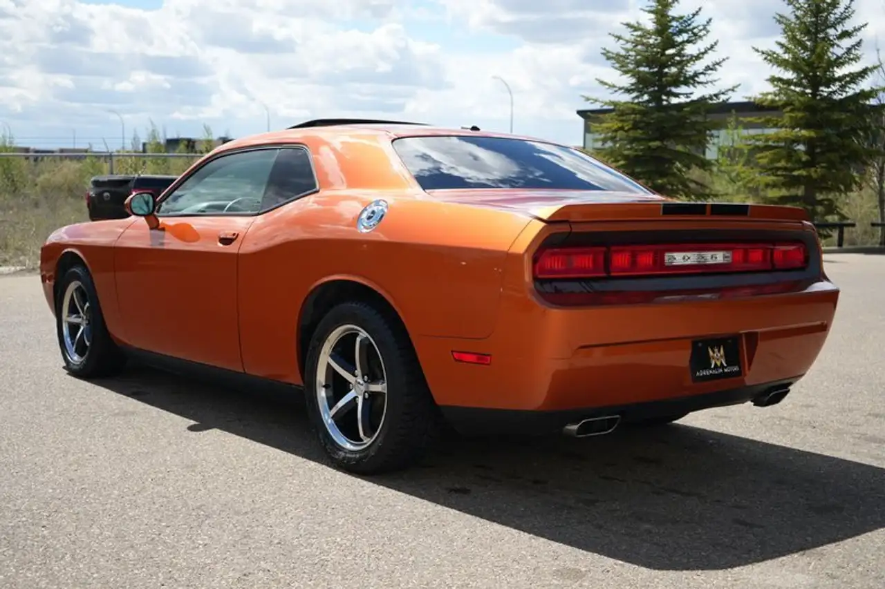 Dodge Challenger снимка Dodge Challenger