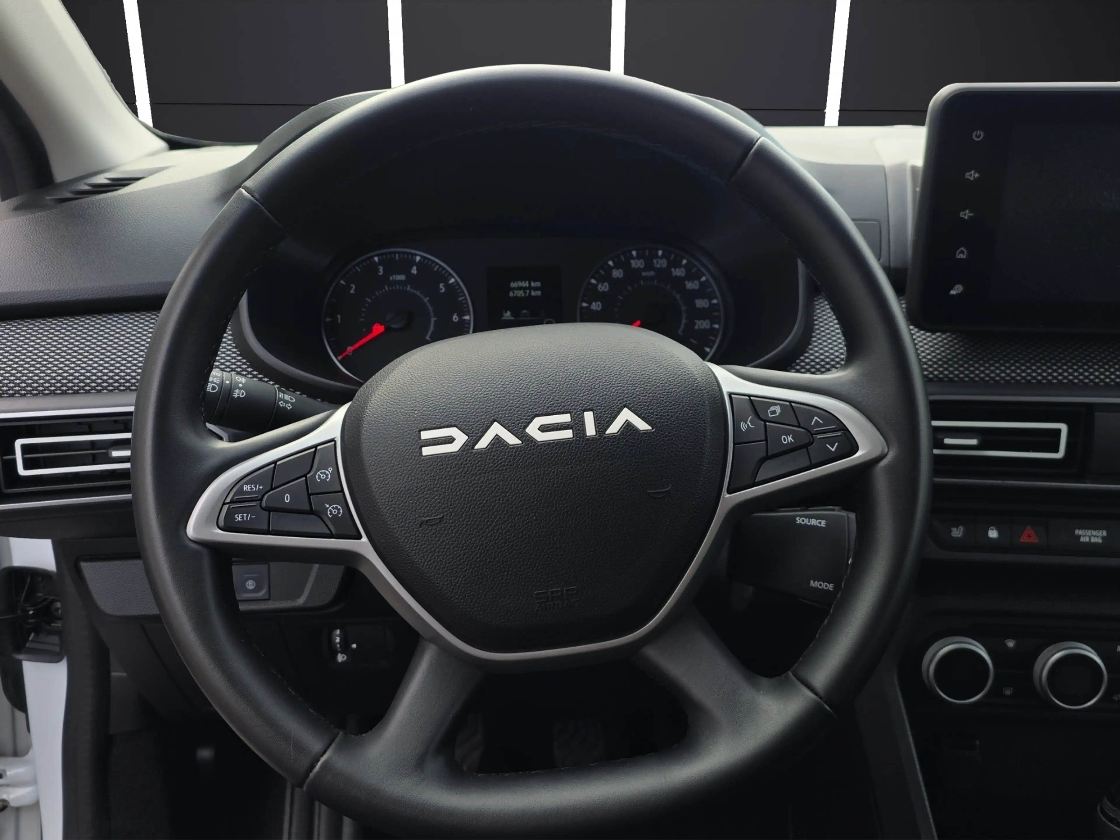 Dacia Jogger Expression ECO-G 100 7-Sitzer Sitzheizung Klimaautomatik Tempomat — photo 14