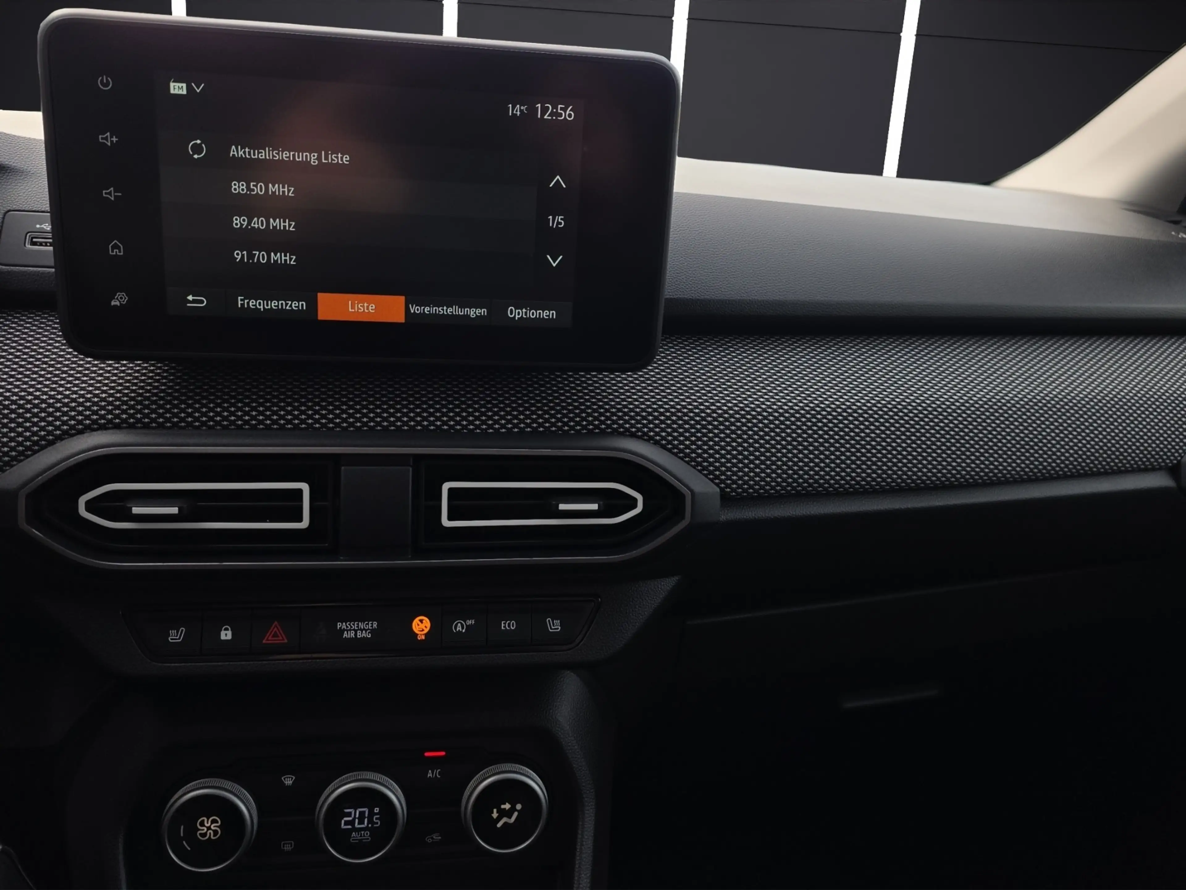 Dacia Jogger Expression ECO-G 100 7-Sitzer Sitzheizung Klimaautomatik Tempomat — photo 13
