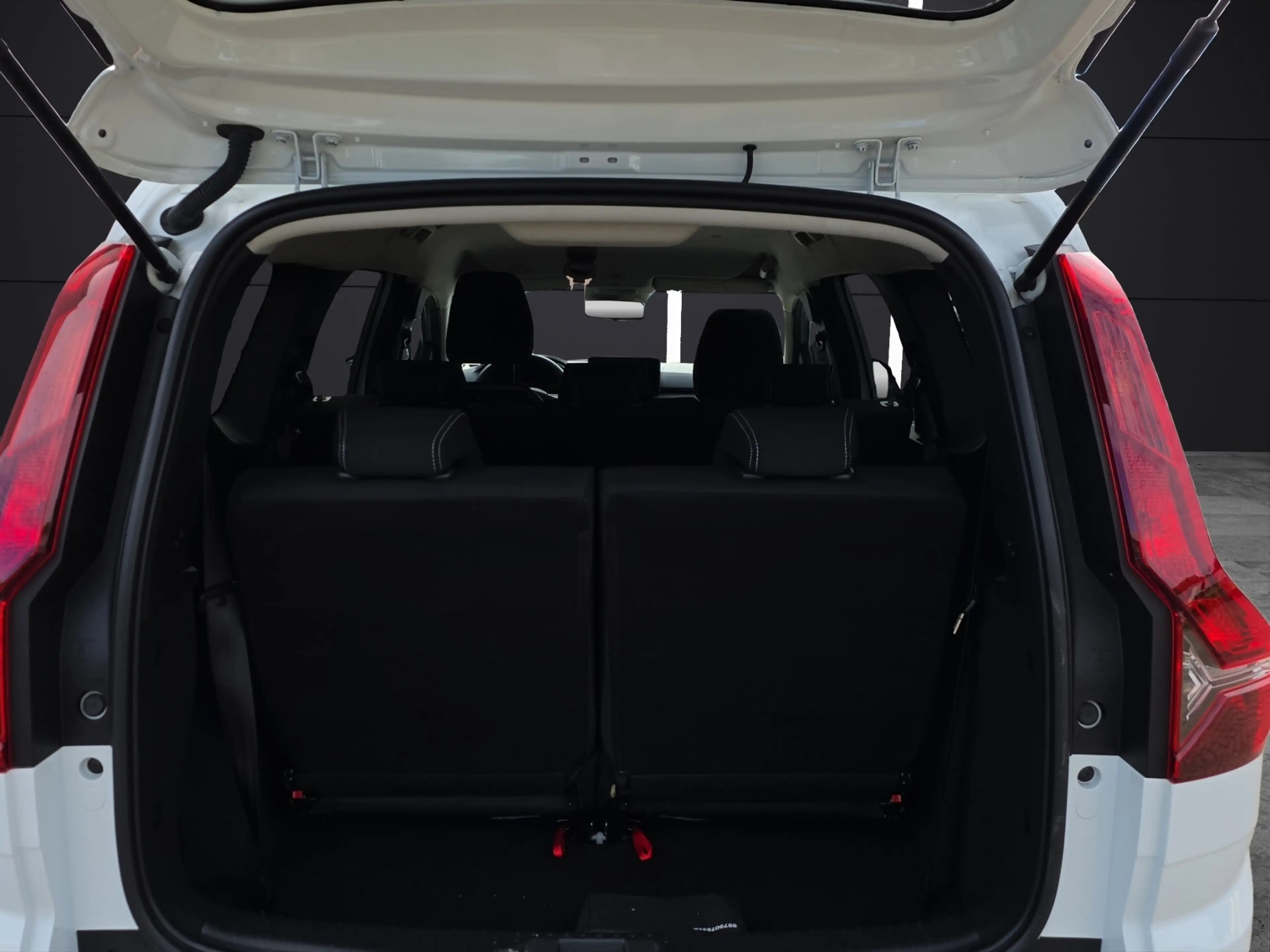Dacia Jogger Expression ECO-G 100 7-Sitzer Sitzheizung Klimaautomatik Tempomat — photo 8