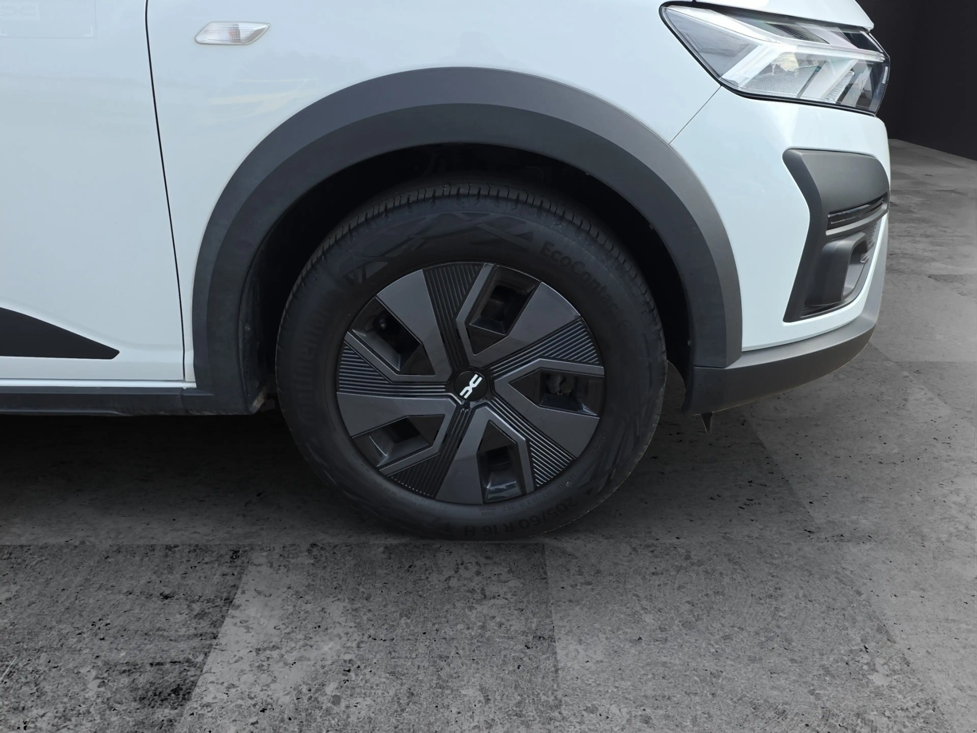Dacia Jogger Expression ECO-G 100 7-Sitzer Sitzheizung Klimaautomatik Tempomat — photo 5
