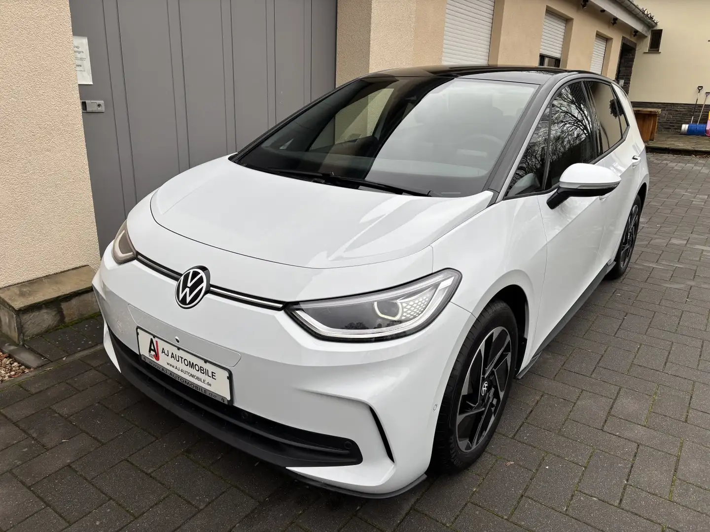 Volkswagen ID.3 Pro 150 kW schwarz/weiss/silber Lager Silber - 2