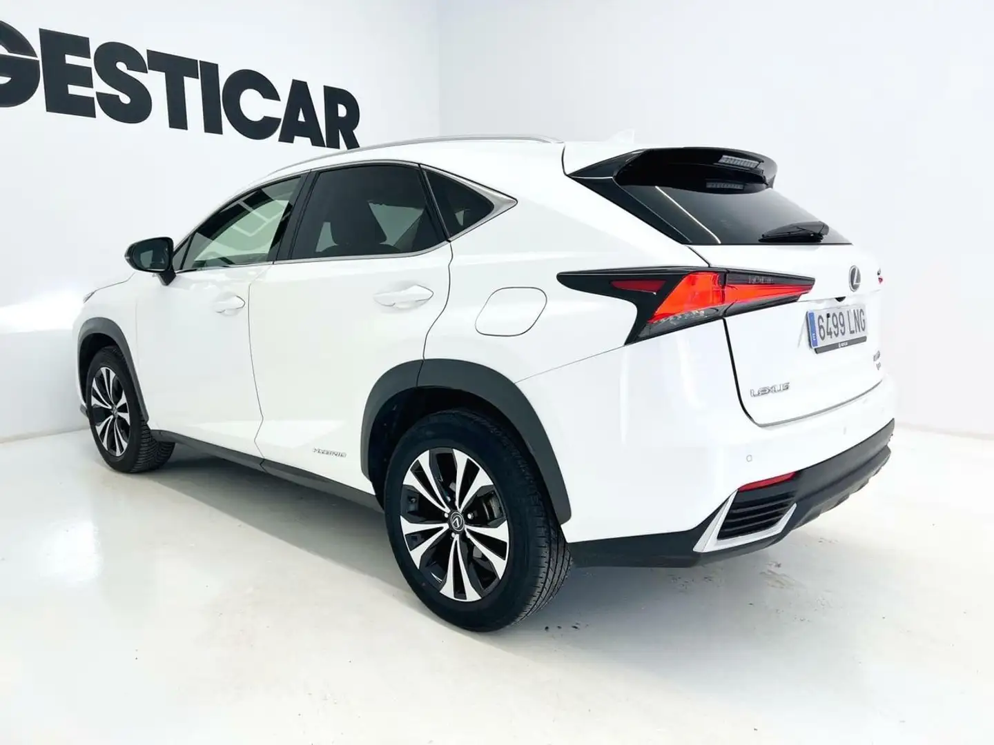 Lexus NX 300h 2.5 PREMIUM 2WD Bianco - 2