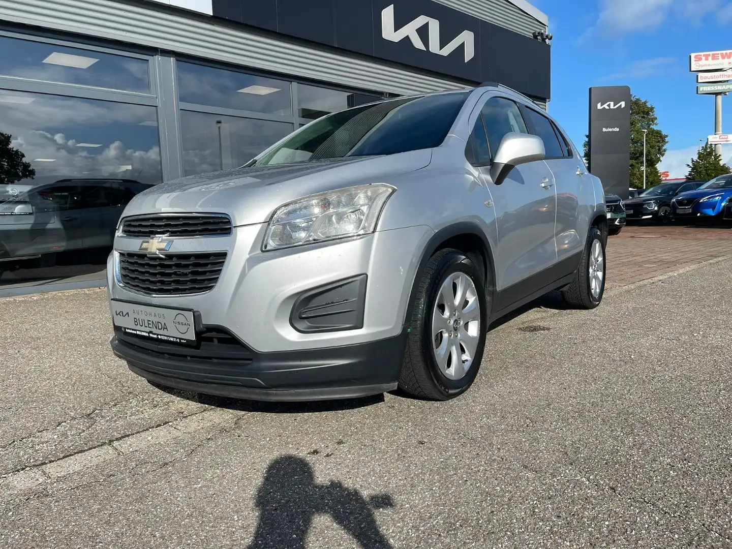 Chevrolet Trax 1.6 LS Plateado - 2
