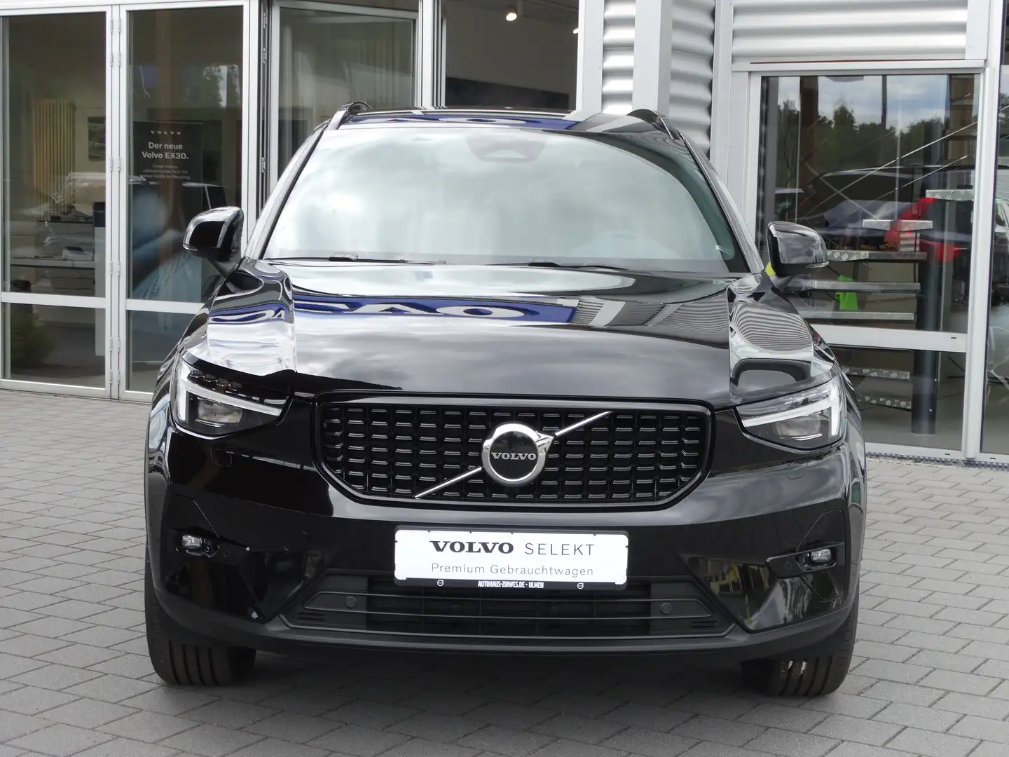 Volvo XC40 B4 Plus Dark 2WD Negro - 2