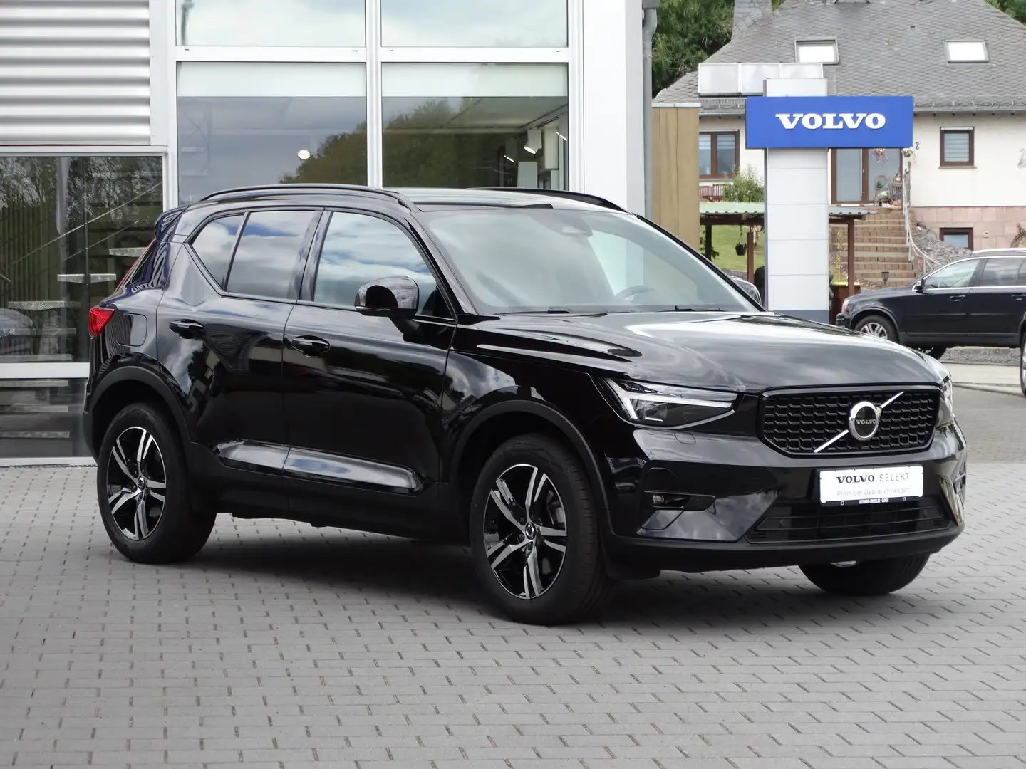 Volvo XC40 B4 Plus Dark 2WD Negro - 1