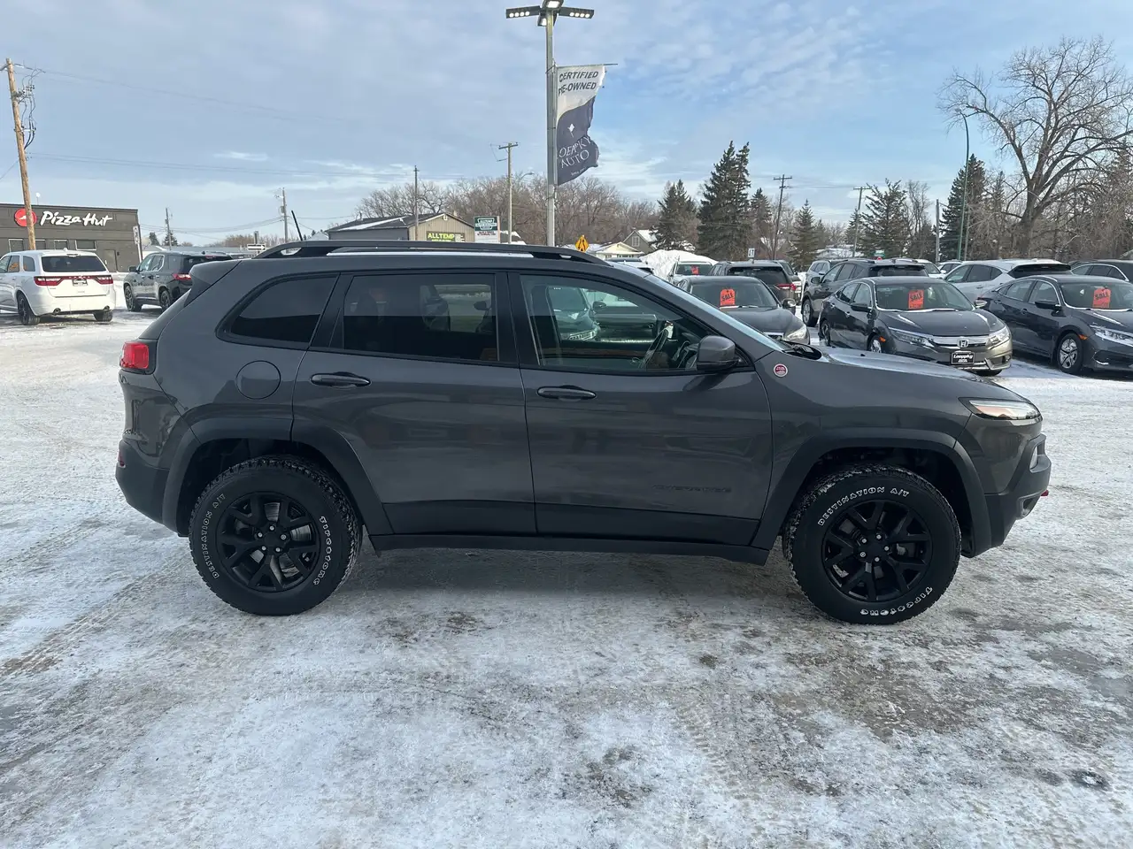 Jeep Cherokee снимка Jeep Cherokee