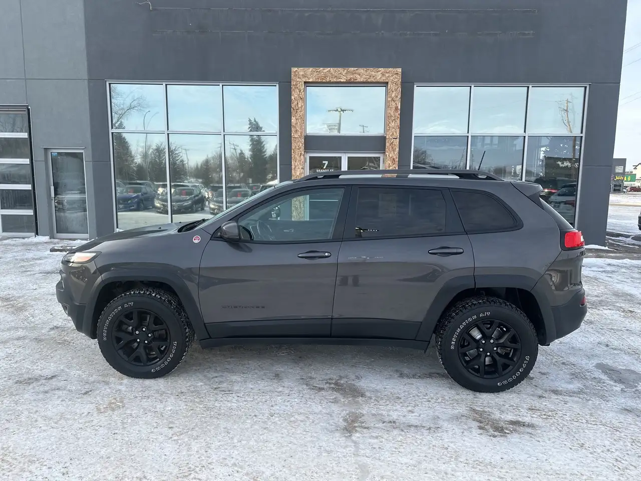Jeep Cherokee снимка Jeep Cherokee