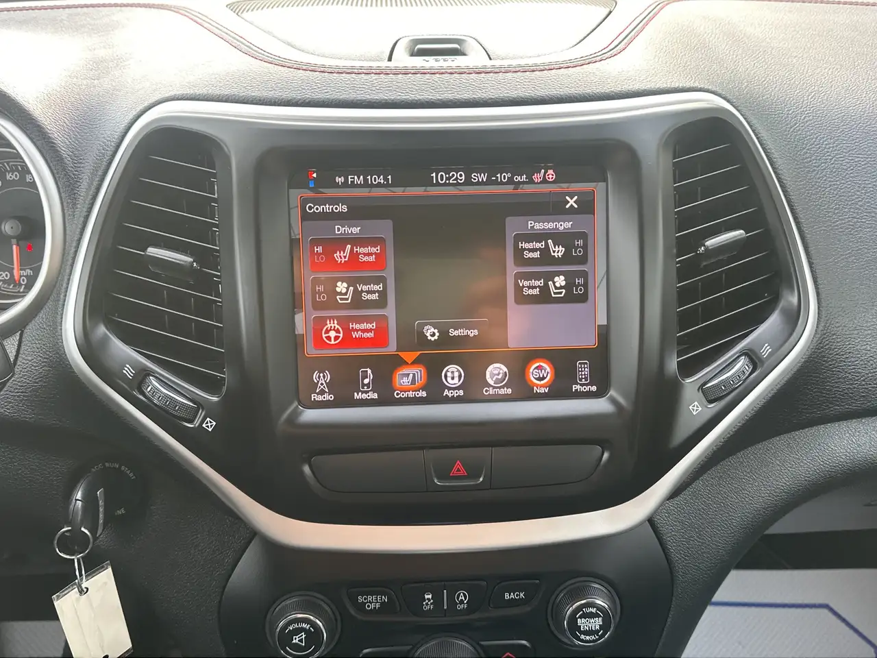 Jeep Cherokee снимка Jeep Cherokee
