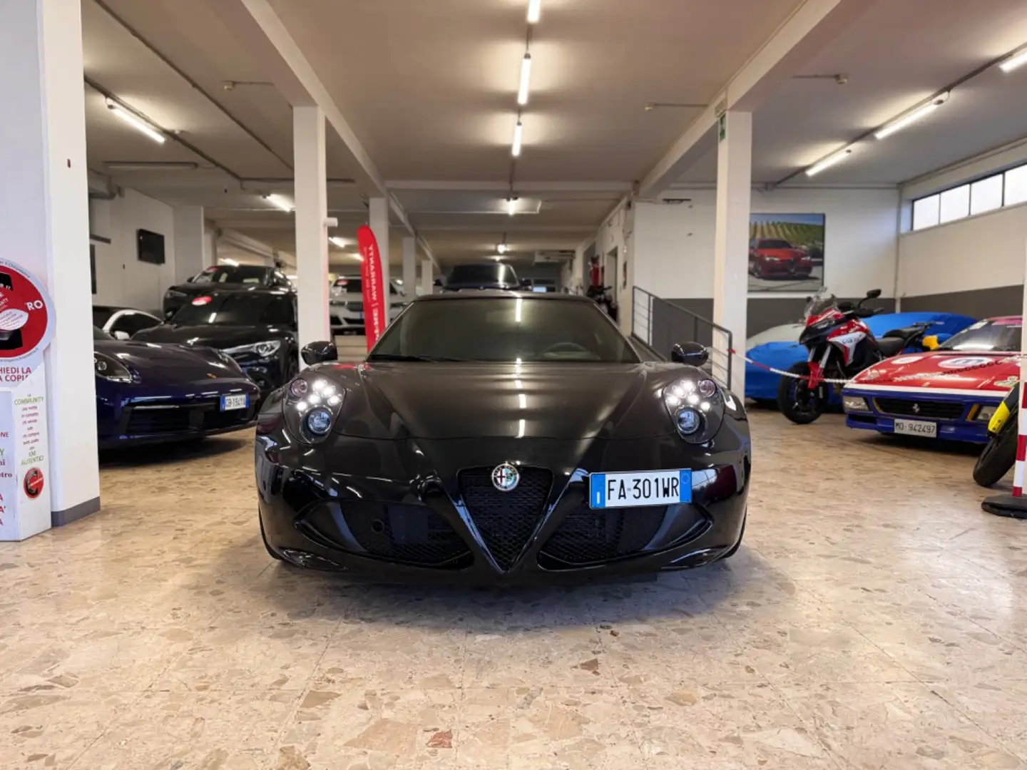 Alfa Romeo 4C 1750 TBi Scara 73 Nero - 2