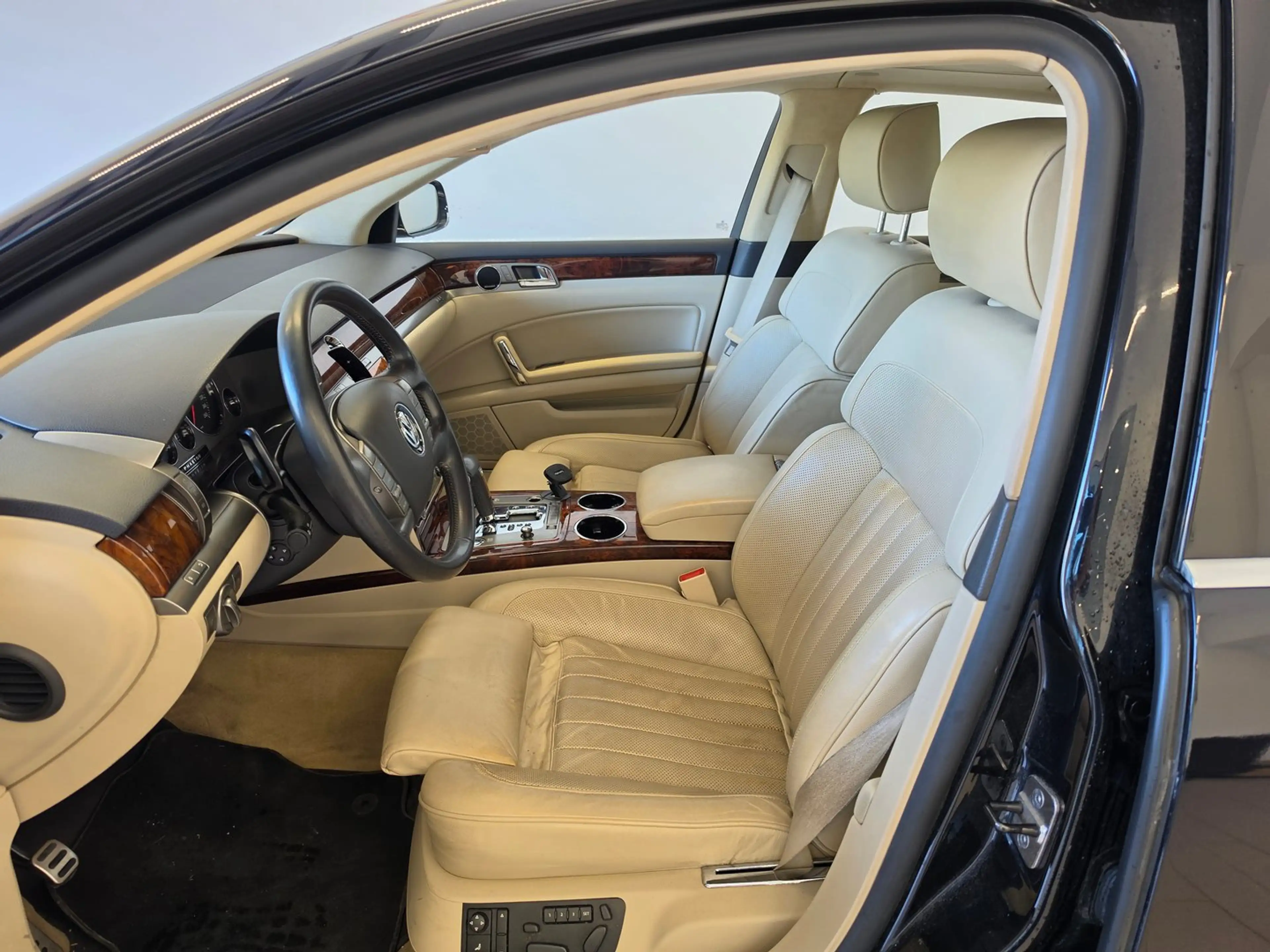 Volkswagen Phaeton V6 TDI D-PF 4motion — photo 4