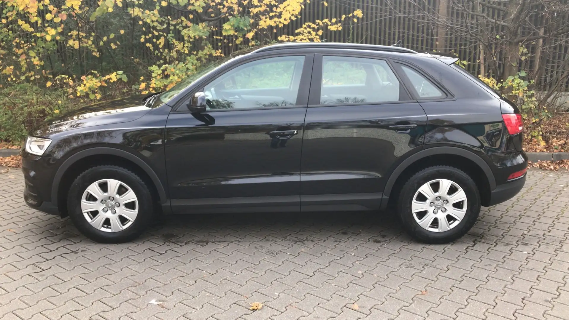 Audi Q3 Q3 1.4 TFSI Schwarz - 2