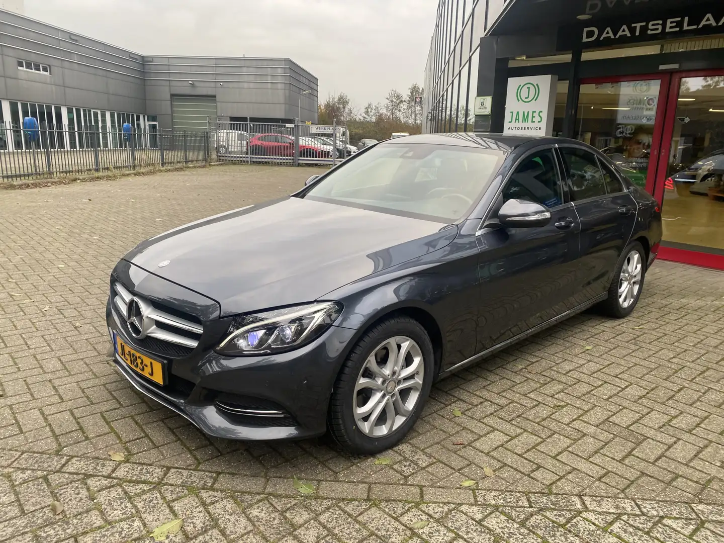 Mercedes-Benz C 180 Automaat Navi Gris - 2