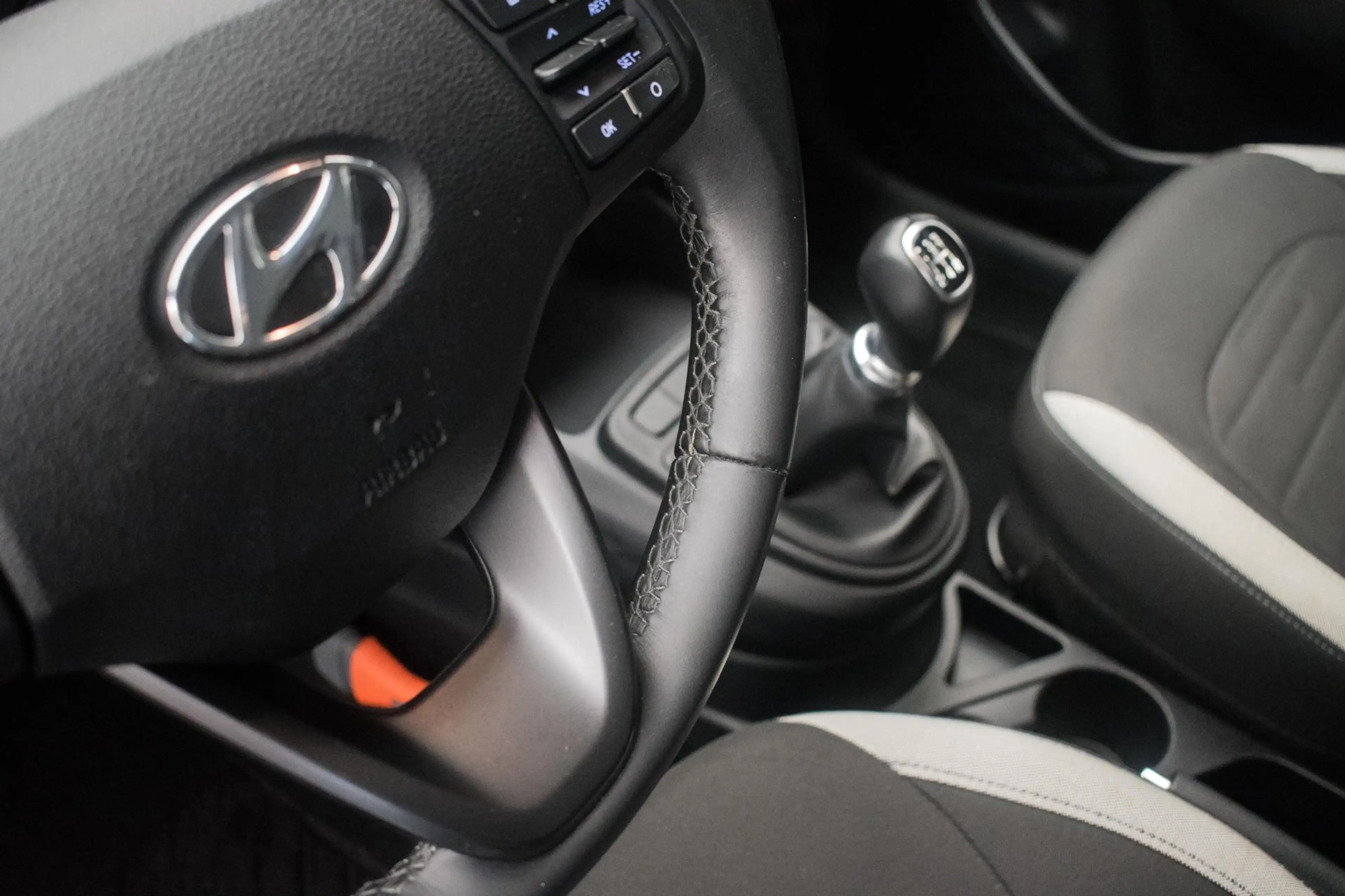 Hyundai i10 Cross 1.0 Comfort NL-auto [ Trekhaak Carplay Airco — photo 18