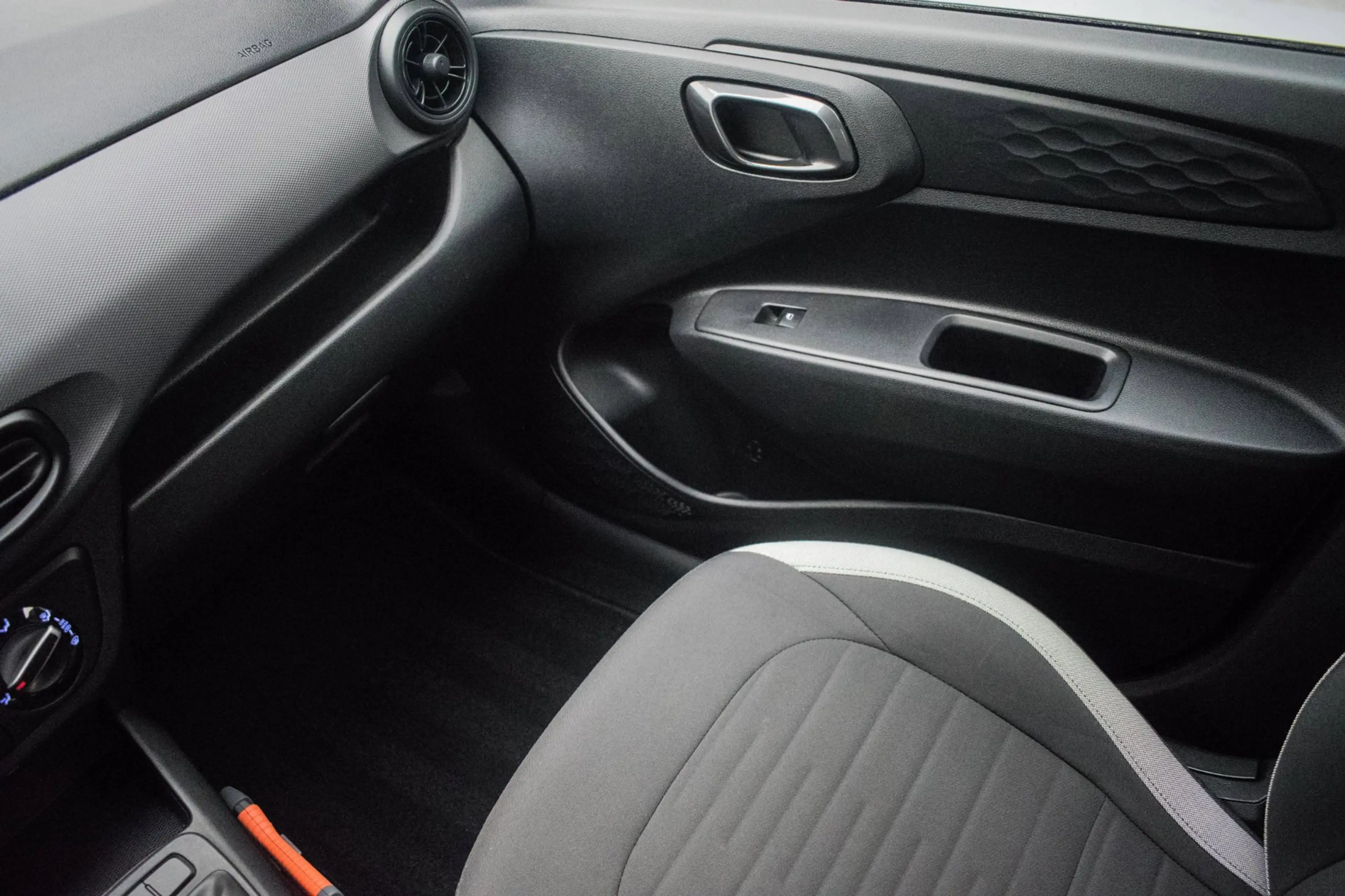 Hyundai i10 Cross 1.0 Comfort NL-auto [ Trekhaak Carplay Airco — photo 20
