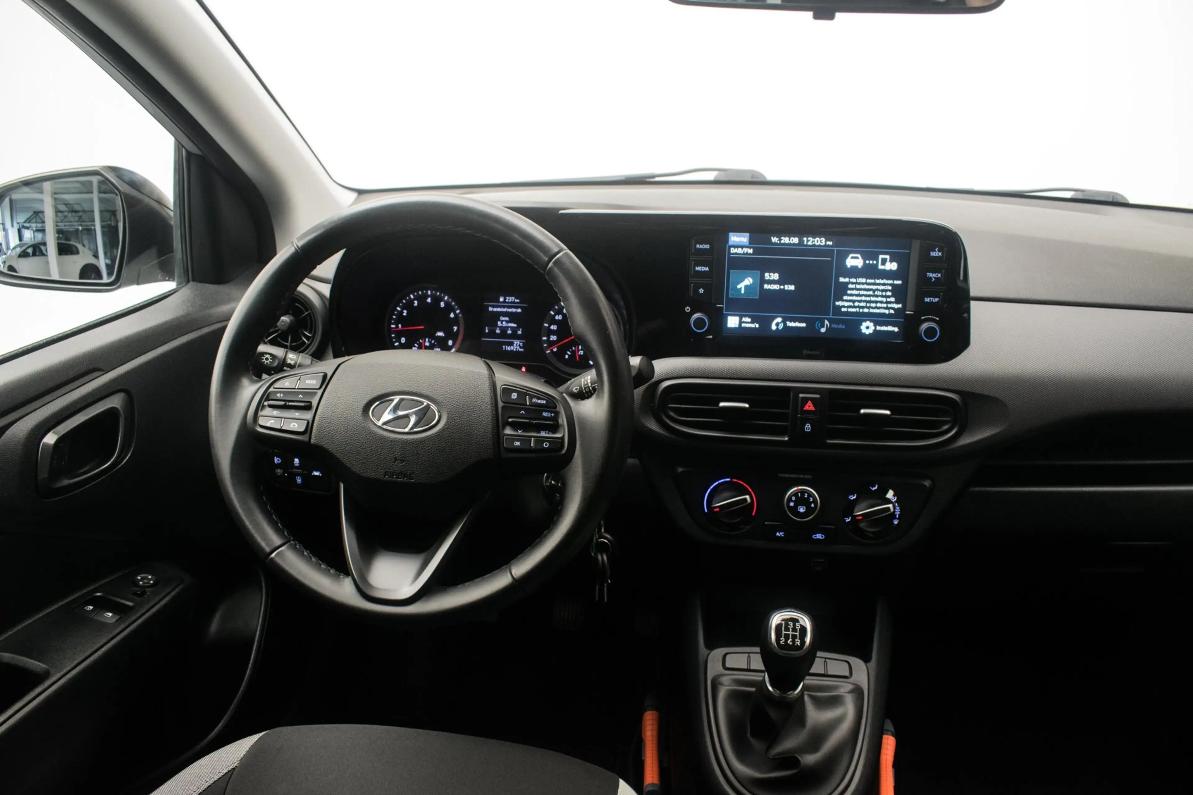 Hyundai i10 Cross 1.0 Comfort NL-auto [ Trekhaak Carplay Airco — photo 27