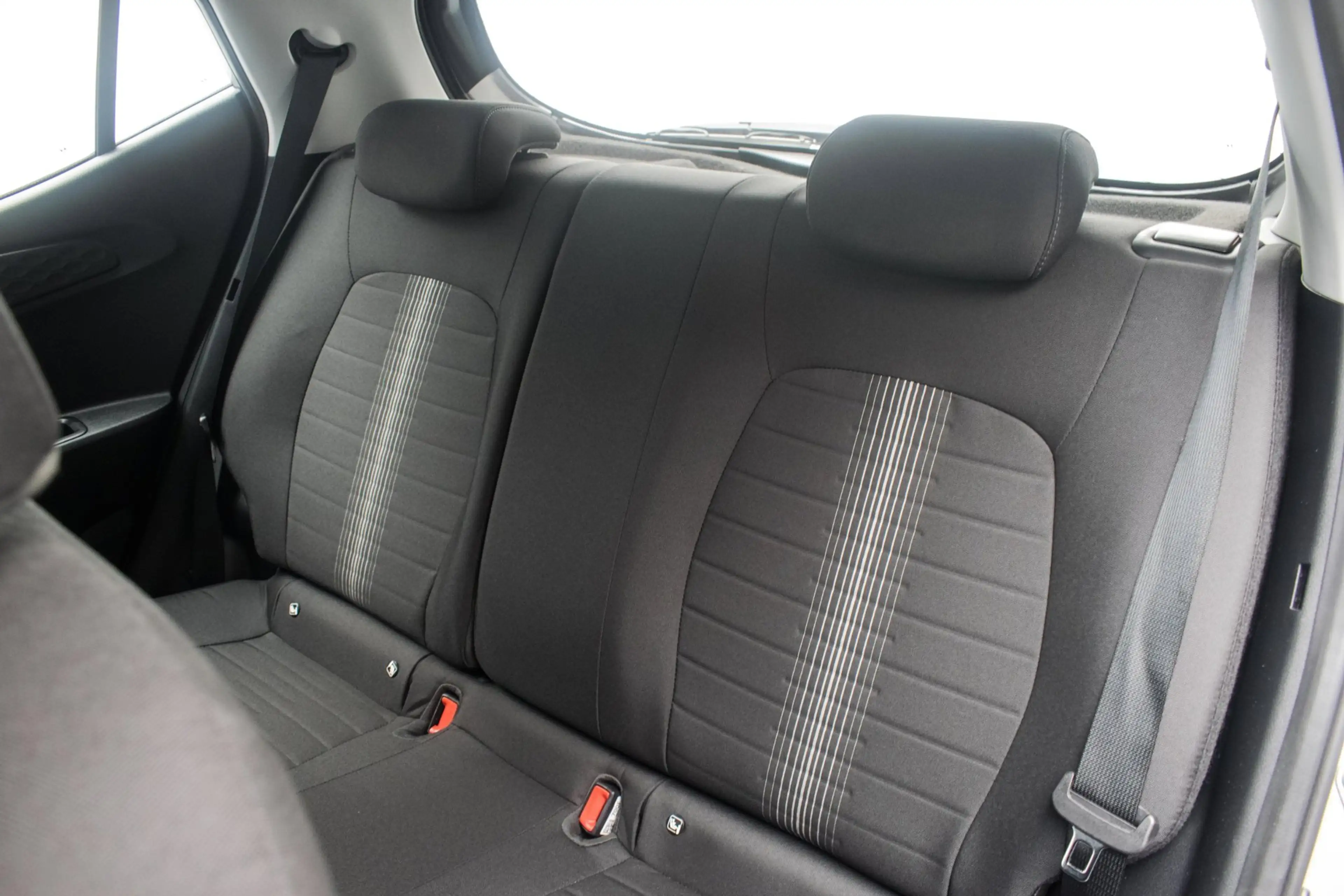 Hyundai i10 Cross 1.0 Comfort NL-auto [ Trekhaak Carplay Airco — photo 33