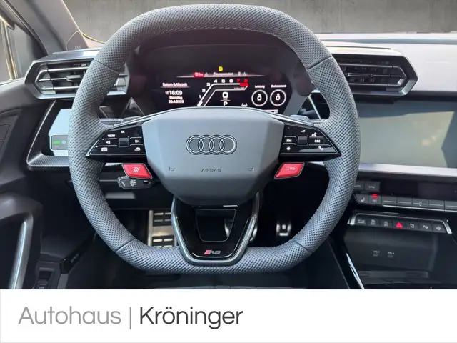 Audi RS3 view 11