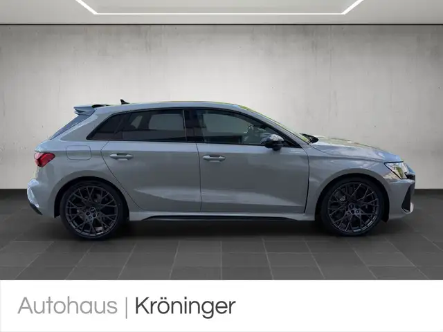 Audi RS3 view 4