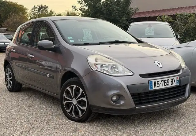 Renault Clio view 2