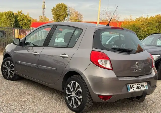 Renault Clio view 3