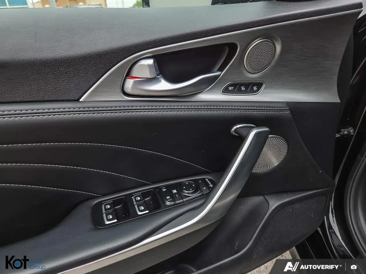 Kia Stinger снимка Kia Stinger