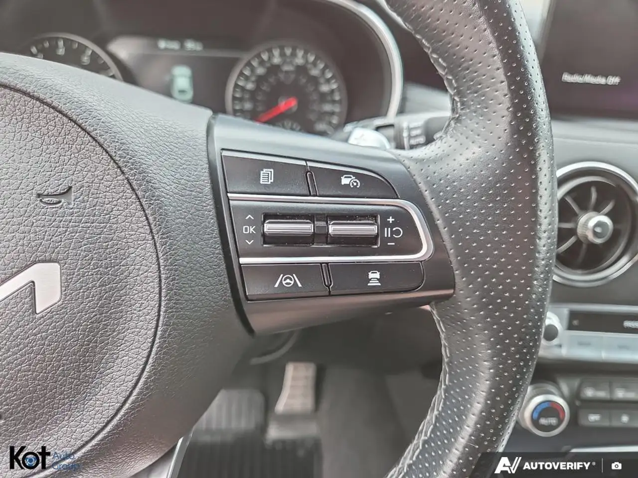 Kia Stinger снимка Kia Stinger