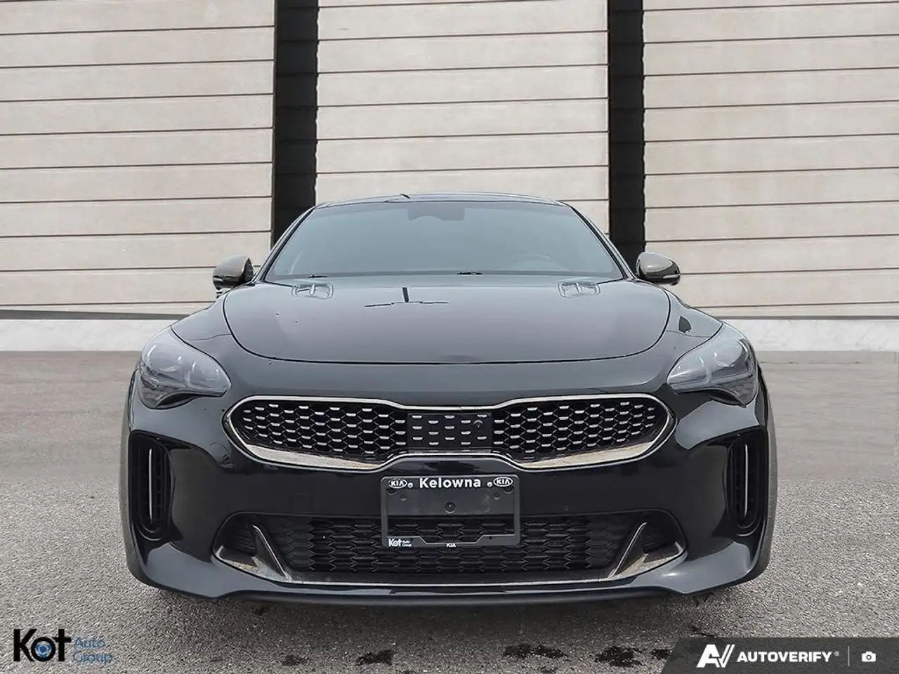 Kia Stinger снимка Kia Stinger