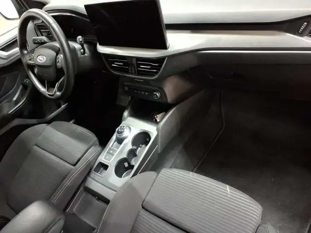 Ford Focus view 9