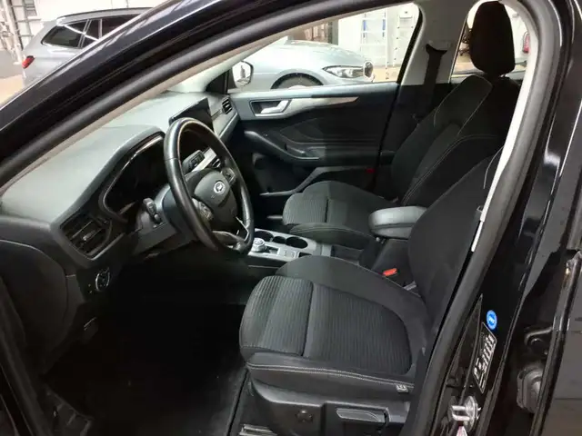 Ford Focus view 7