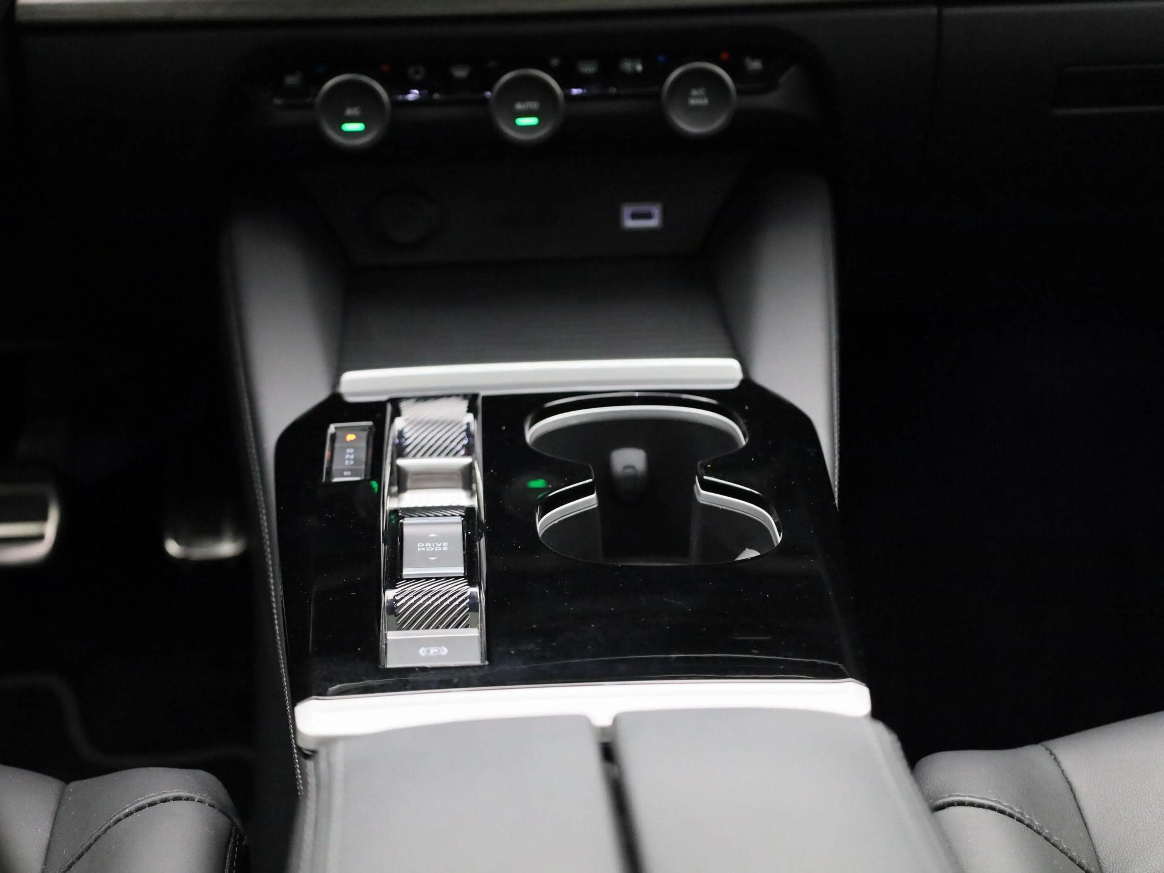Citroen C5 X 1.6 Plug-in Hybrid 225 Shine AUTOMAAT | PANORAMADA — photo 10